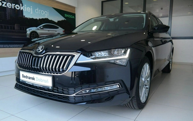 Skoda Superb cena 174790 przebieg: 5, rok produkcji 2024 z Sędziszów małe 781